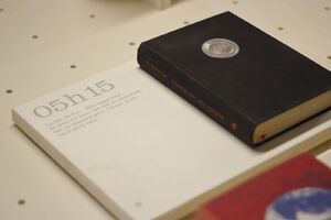 Vue de l’exposition Volumes : Clubs du livre