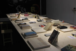 Vue de l’exposition Volumes : Clubs du livre