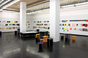 Vue de l’exposition Volumes : éditer